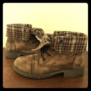 Roxy Crosby combat boots size 7.5